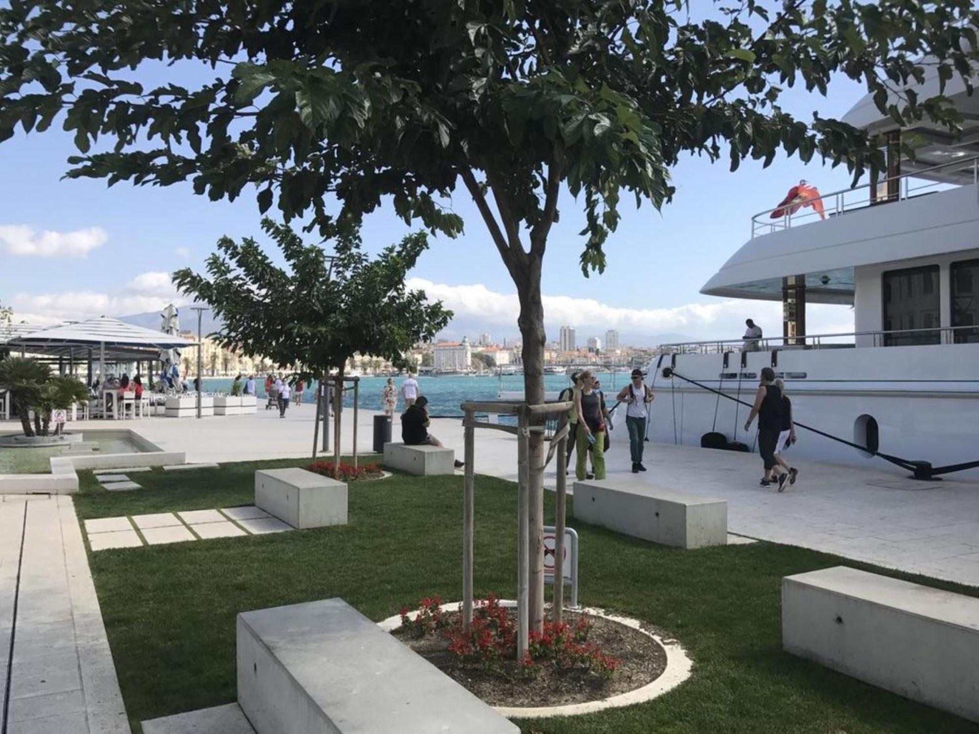 Beachfront Milan, With Balcony Apartman Split
